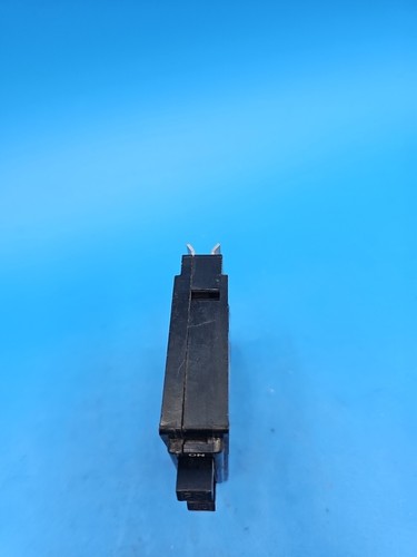 Square D QOT2020 QO2020 Tandem 1 Pole 20 Amp Clip Breaker No Hook Piggyback - Picture 2 of 8