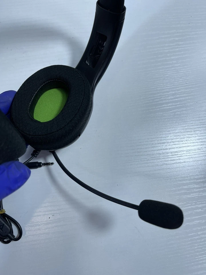 Auriculares para juegos PDP LVL40 con cable Xbox One 048-141 Foto 2 de 4