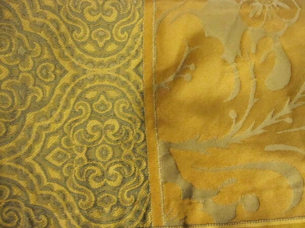 Paneles de cortinas forrados de jacquard con retazos Croscill 2 con lazos usados en excelente estado Foto 2 de 4