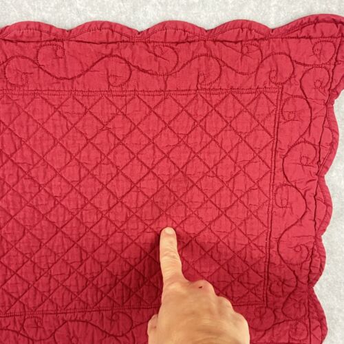 Set Of 4 PB Red Scalloped Quilted Placemats X4 Fall Cottage core Farmhouse 12x19 - Picture 3 of 6