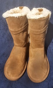 bearpaw women's boots size 10