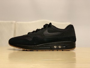 nike air max 1 triple black gum