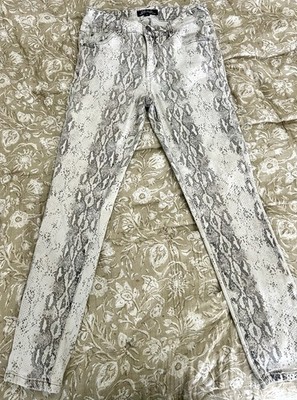 Charlie B Mid-Rise Skinny Jeans Size 4