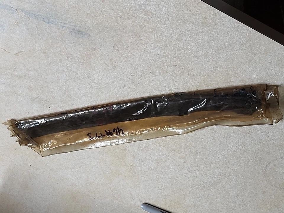 Buick Super & RM Riviera 1957 sedán # 4699773 ventana lateral borde guía sello fabricante de equipos originales Foto 2 de 4