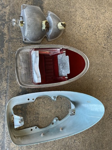 Left OEM German 1971 1972 VW Volkswagen Bug Beetle Tail Light Housing Hella - Picture 4 of 5