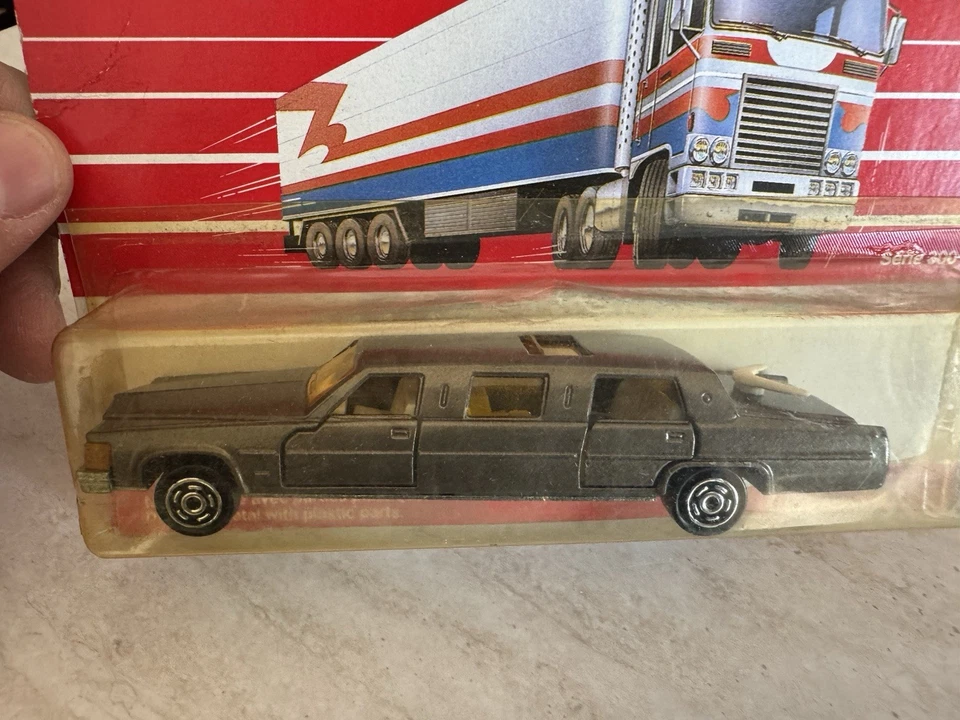 MAJORETTE LIMOUSINE N.339 SCALA 1:55 MADE IN FRANCE ANNI 80 NUOVA IN BOX - Immagine 2 di 4