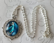 Elsa Frozen Oval Pendant with 17" Necklace Silver Tone Let It Go Disney Princess