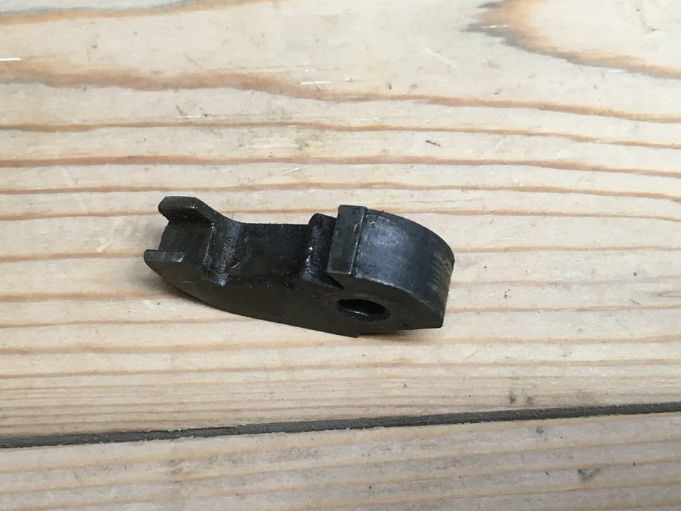 Revólver de cuadro grande Iver Johnson 32 S&W Top Break sin martillos Foto 2 de 4