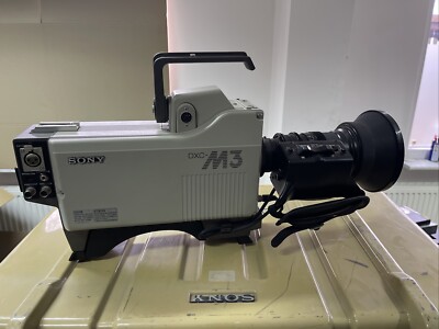 SONY DXC-M3 3CCD Broadcast Camcorder / Kamera + Case + Viewfinder