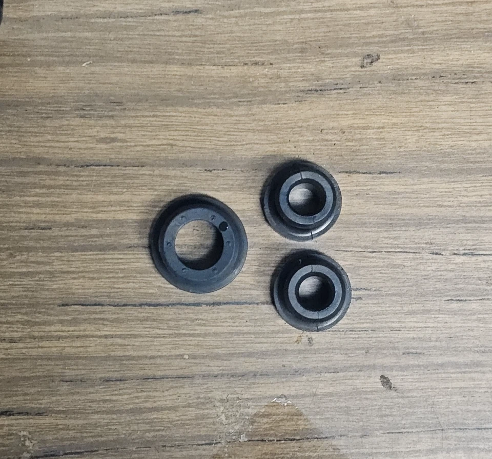 Electronic Brake Control Module Bracket Bushing - GM 12473002, 12389626 used - Изображение 4 из 4