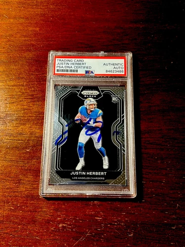Justin Herbert 2020 Chronicles Prizm Black PSA/DNA  Certified Auto Rookie Card