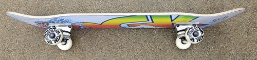 Skateboard Complet DGK Tsunami Arc-en-ciel + Grip JESSUP - Adulte