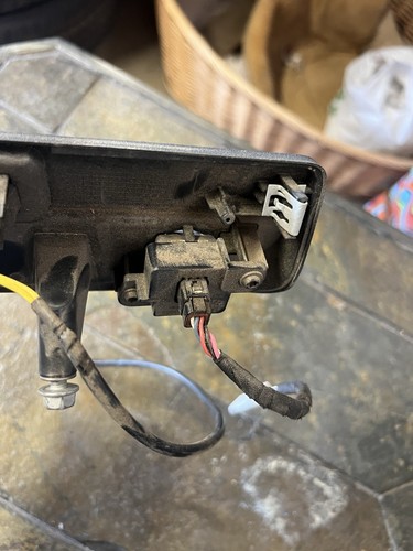 Used OEM GM Part# 84758071 Chevrolet / GMC Tailgate Handle - Foto 5 di 5