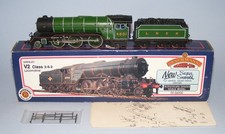 BACHMANN OO GAUGE 31-555 LNER DARLINGTON GREEN CLASS V2 2-6-2 GOOD RUNNER BOXED