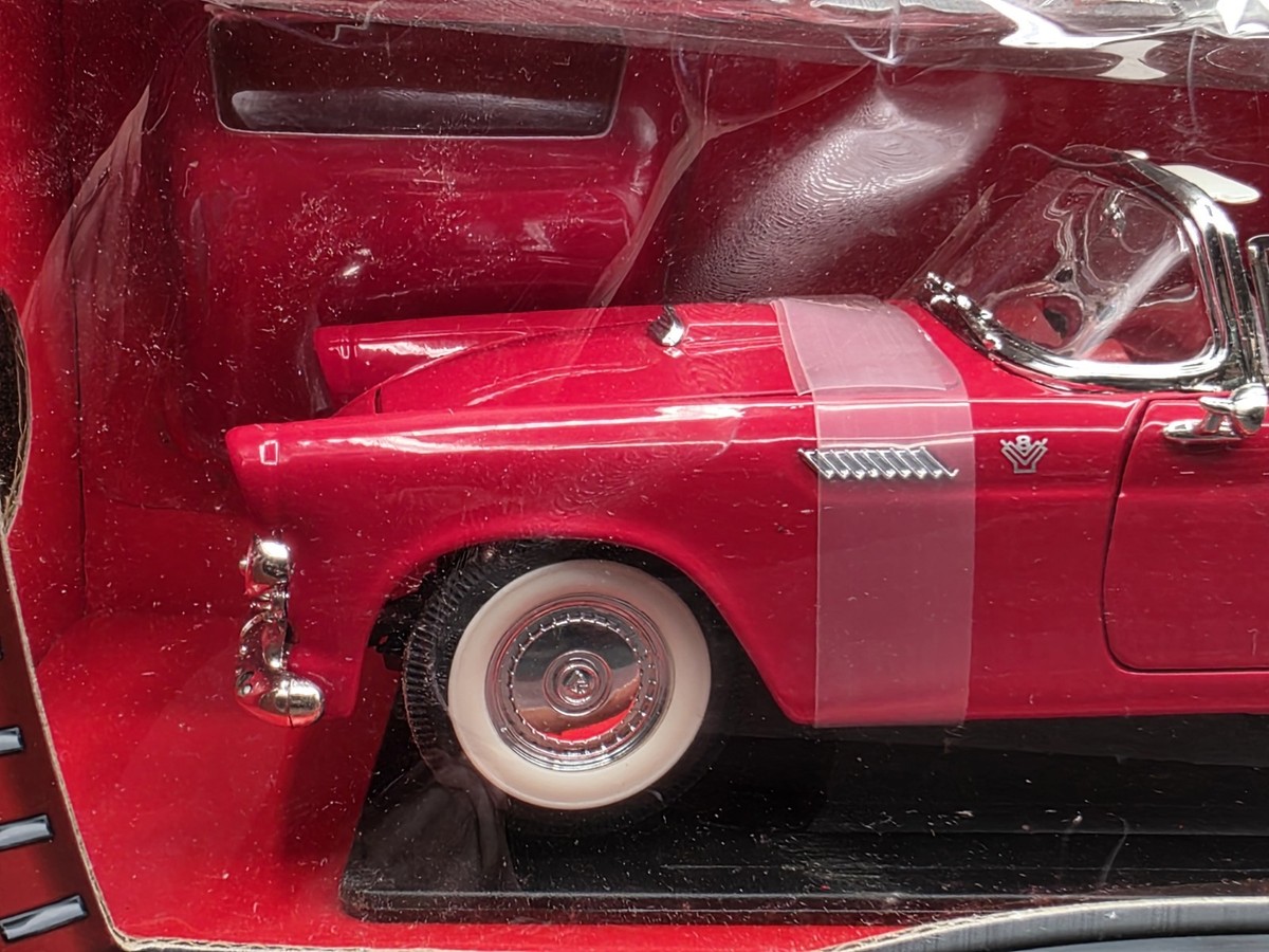 Road Signature 1955 Ford Thunderbird Convertible Yatming 1:18