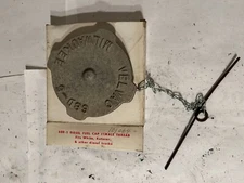 BIN1 - VELVAC DIESEL FUEL CAP FEMALE THREAD 68D-5