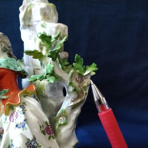 Meissen Figurine Model 1433 – 24cm Lady with Basket, Signed Porcelain - Picture 6 of 10