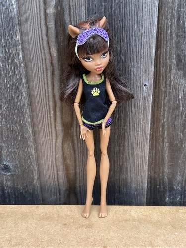 Monster High Doll Dead Tired Clawdeen Wolf - Picture 6 of 11