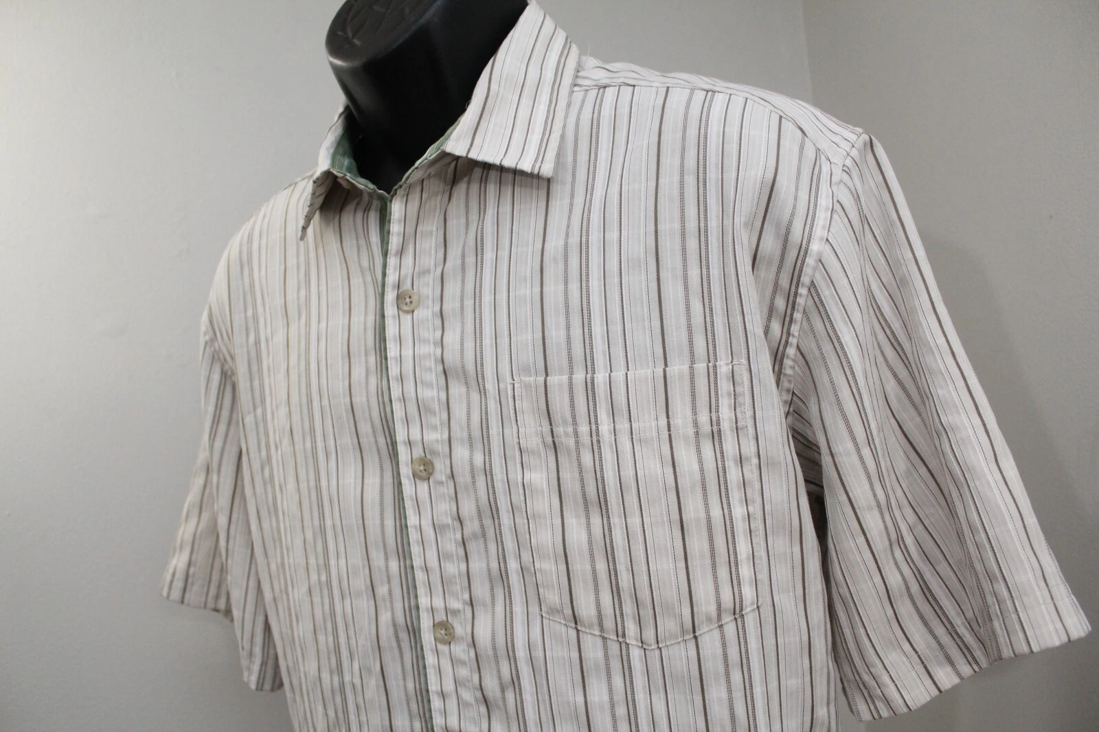 REI Button Up Hiking Shirt Striped Short Sleeve Front Pocket Mens Size Medium