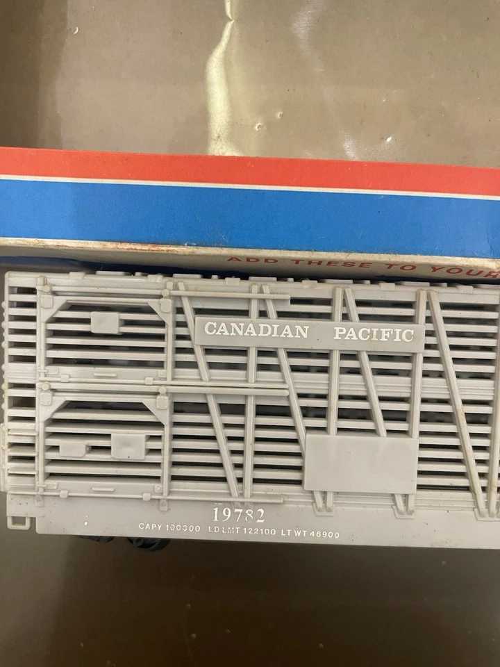 Vintage Rare Model Power Gray Canadian Pacific 50’ Stock Car 9106 - Image 3 of 4