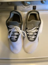 Nike Air Motion 2 Men’s Athletic Shoe Grey Red White Pre-owned With Some Wear  