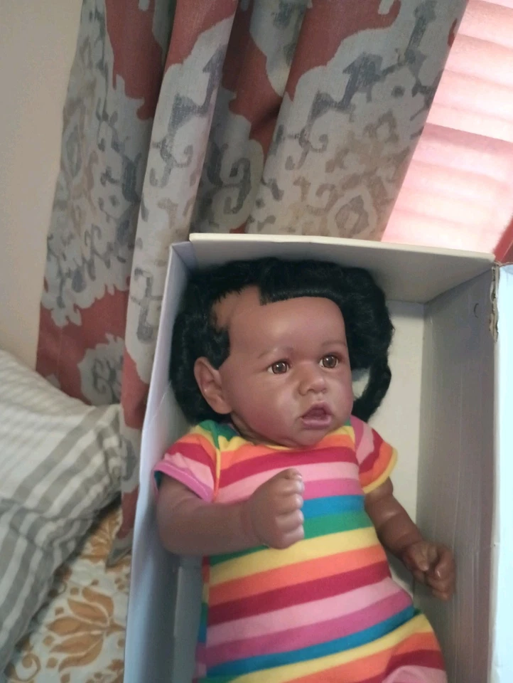 ADFO Muñecas Bebé Negras Renacidas -22 Pulgadas Cuerpo Suave Muñecas Bebé Realistas Niña, Foto 3 de 4