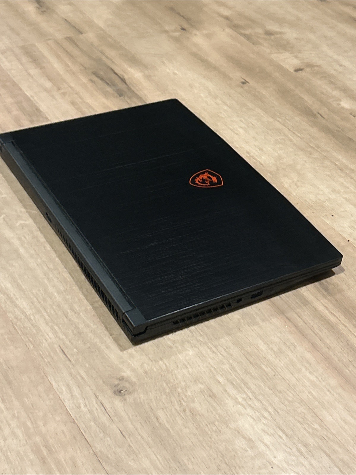 MSI Gaming, Laptop, comes with Domiso computer case and charger ￼