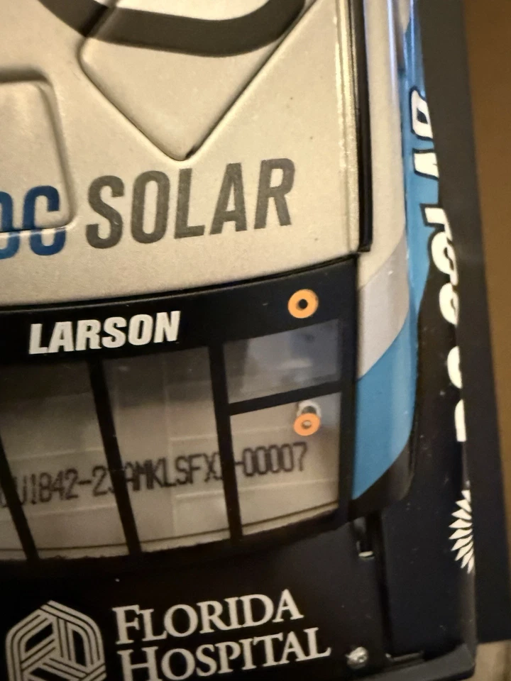 Kyle Larson 2018 #42 1:24 DC Solar Darlington arco flashcoat plateado Foto 4 de 4