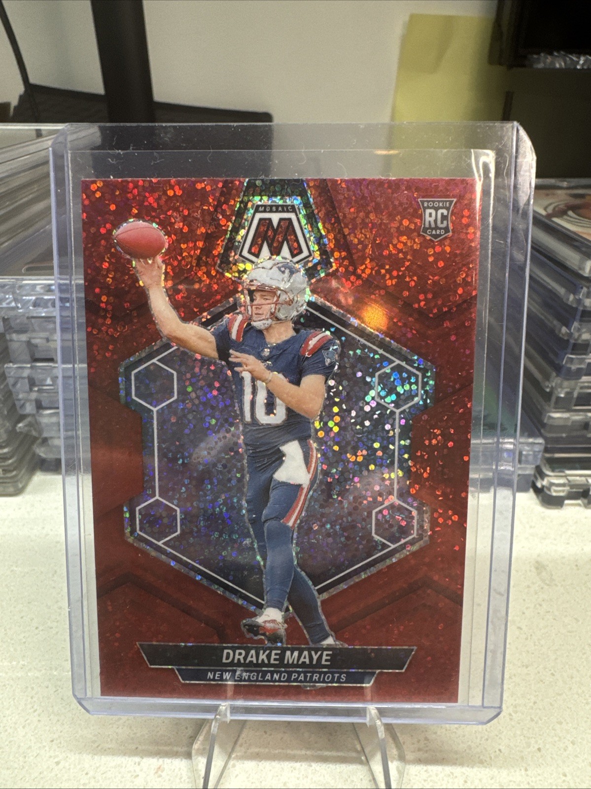 2024 Panini Mosaic - Rookies Drake Maye #303 Red Sparkle Prizm (RC)