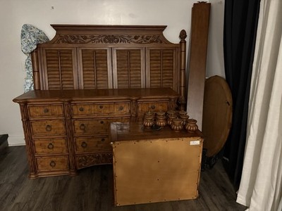 4-Piece Brown Medium Wood Bedroom Set: Bedframe Headboard Dresser Nightstand