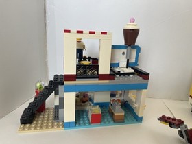 LEGO Creator 31077, 31073, 31052