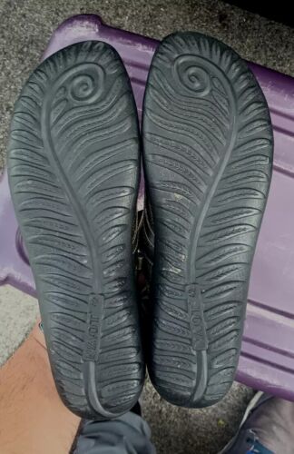 Naot Rongo Mary jane Slingbacks, Size 11/11.5 EU 42, Metallic Silver Gold - Picture 8 of 9