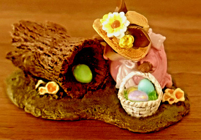 Wee Forest Folk M-332 ''EGG HUNT'' (C) 2006 Willy Petersen (Retired ) W/WFF Box