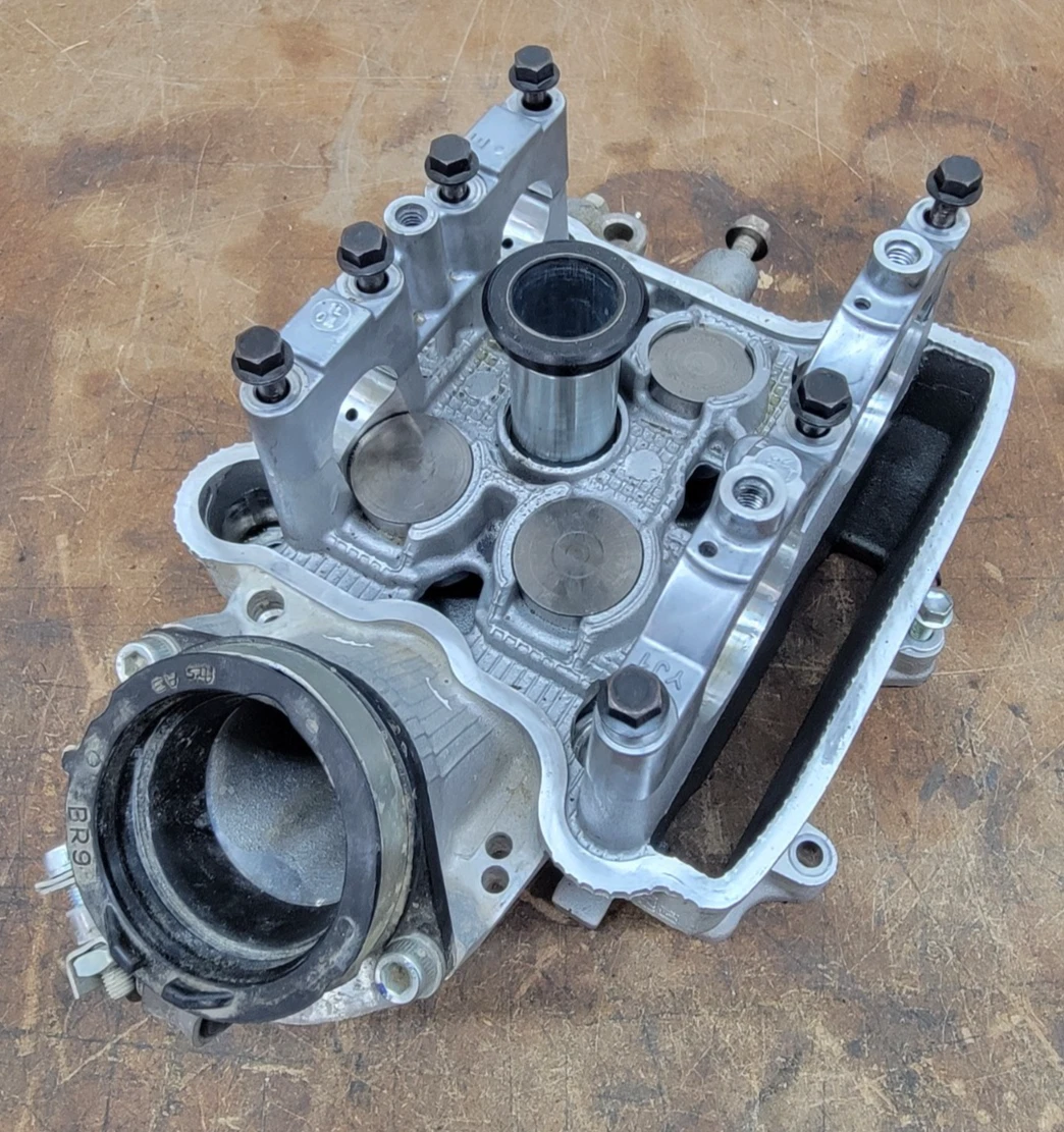 Motorcycle Cylinder Heads & Valve Covers for Yamaha YZ450F for