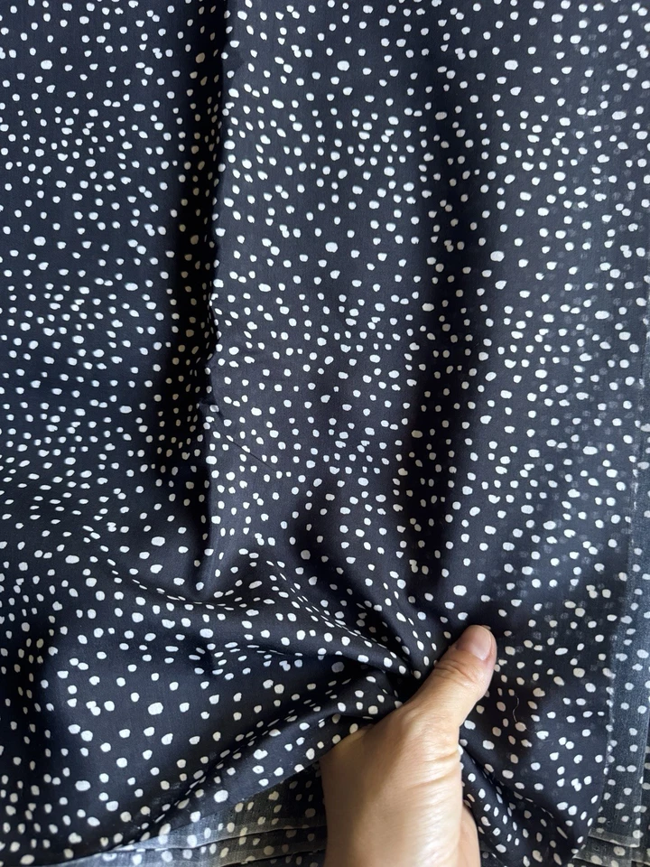 Tela mezcla D/G por yarda 60 % seda morera 40 % algodón lunares Foto 3 de 4