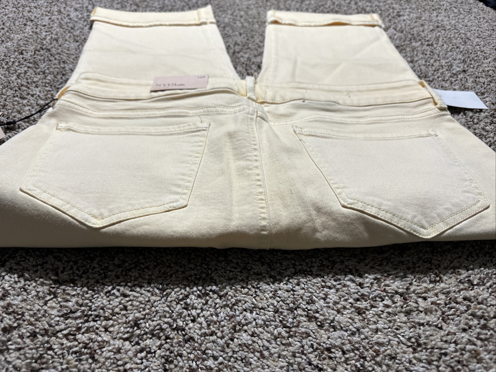 14p Marilyn Straight Yellow Womens