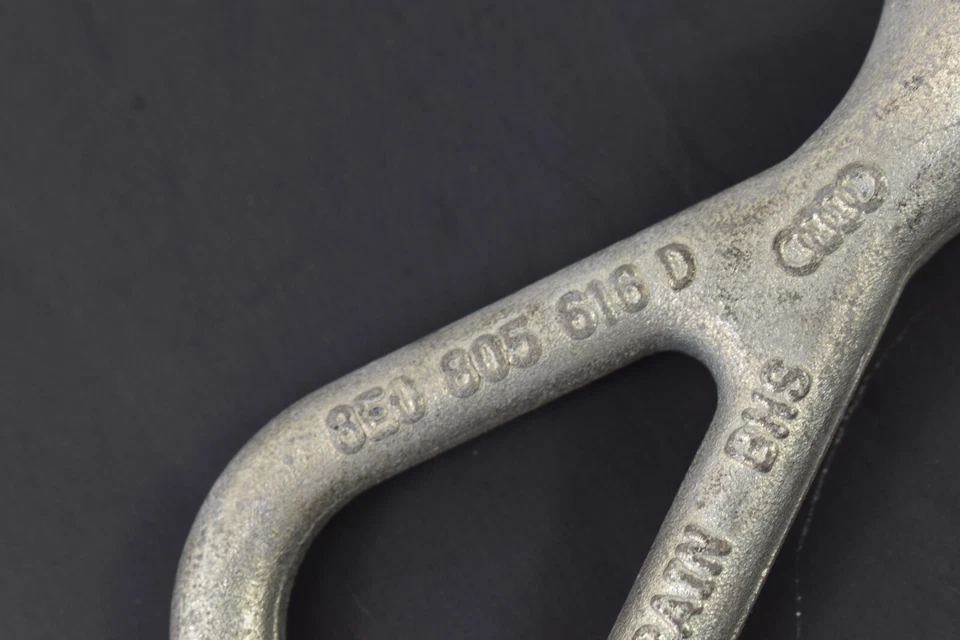 Gancho de remolque de emergencia para Audi A6 Quattro 2005-2011 ojo de bisagra de remolque OEM 8E0805616D Foto 2 de 4