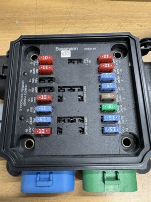 Bussman Freightliner Columbia Fuse Box 31002-10