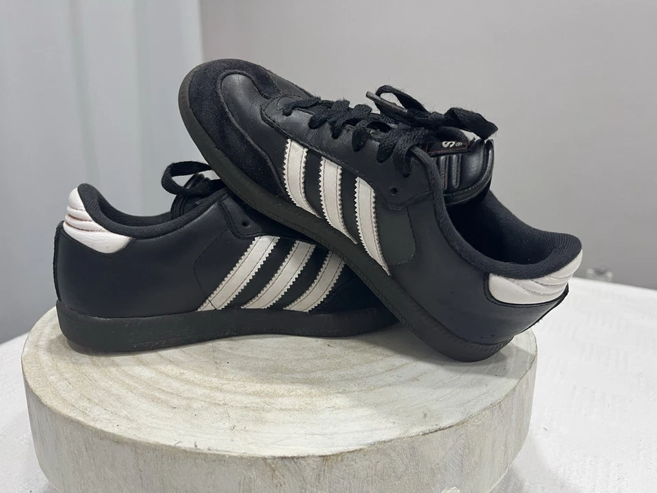 Adidas Classics Black White Samba Athletic Shoes Indoor Soccer Size Youth 2 - Image 2 of 4