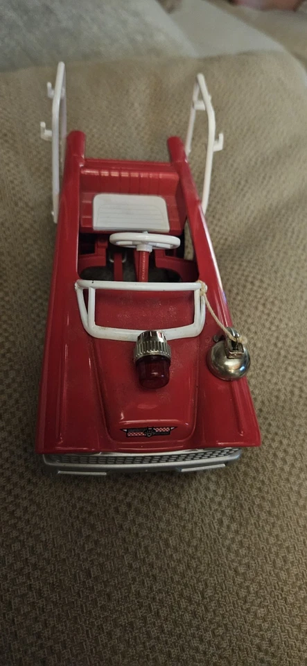 Kiddie Car Classic Hallmark 1962 Murray Super Deluxe Fire Truck QHG2218 In Box - Image 3 of 4