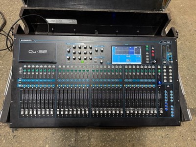 Allen & Heath Qu-32 Digital Mixing Console w/ Case & Power Supply