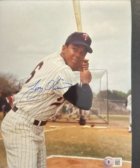 Tony Oliva Autographed Signed Minnesota Twins 8X10 Photo (Beckett) 1964 A L Roy / HOF 2022 