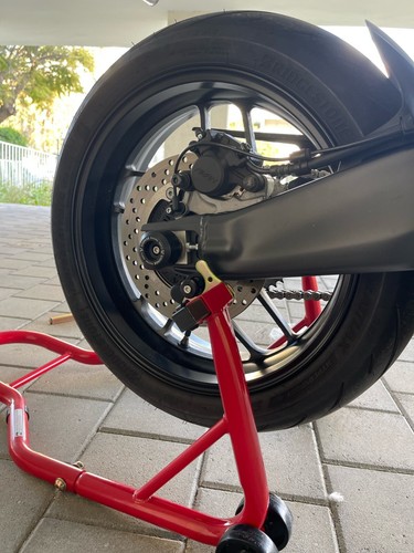 6MM Swingarm Spools Sliders For YAMAHA YZFR1 YZFR3 YZF R25 YZF R6/S YZFR7 XSR900 - Picture 5 of 35