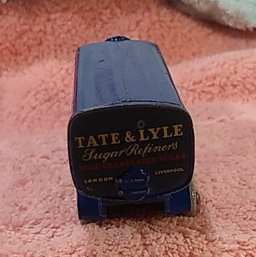 Vtg. Matchbox #10-C V.1 Sugar Container Truck, Crown Decal On Back Grey Wheels - Image 4 of 4