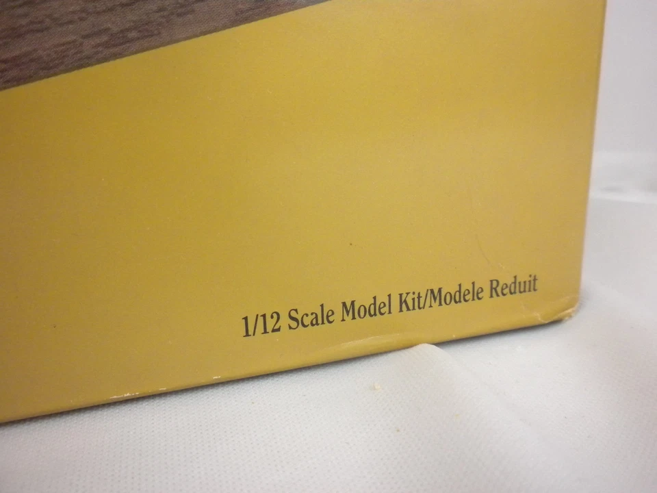 AMT 1937 Cord 812 S/C Classic Masterpiece 1/12 Model Kit # 8127 - Started - Image 2 of 4