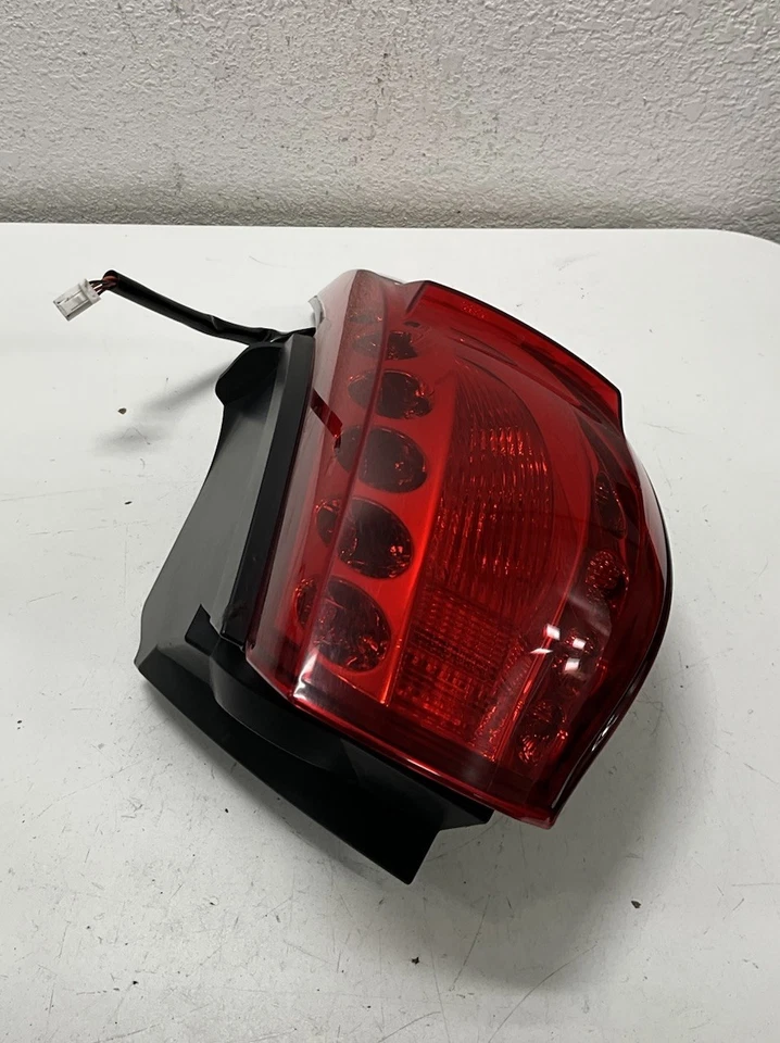 2011 INFINITI FX35 правая пассажирская сторона внешний светодиодный задний фонарь 265501CA0A OEM - Изображение 3 из 4