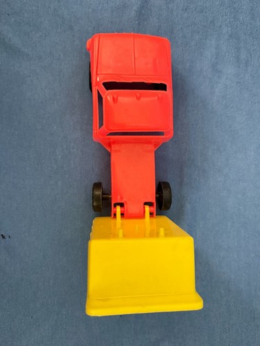 Vintage Gay Toys Muldenkipper ummauerter See #389 rot und gelb Kunststoff 6,75" lang - Bild 10 von 15