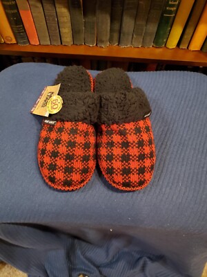 MUK LUK SLIPPERS RED BUFFALO PLAID WOMENS SZ M, WITH NON SKID SOLE - ON SALE