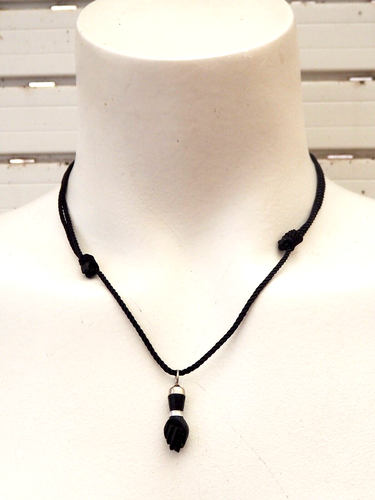 Necklace With Cuff Black / Figa. Amulet Of Protección. Pendant Black Of Wooden - Picture 3 of 5
