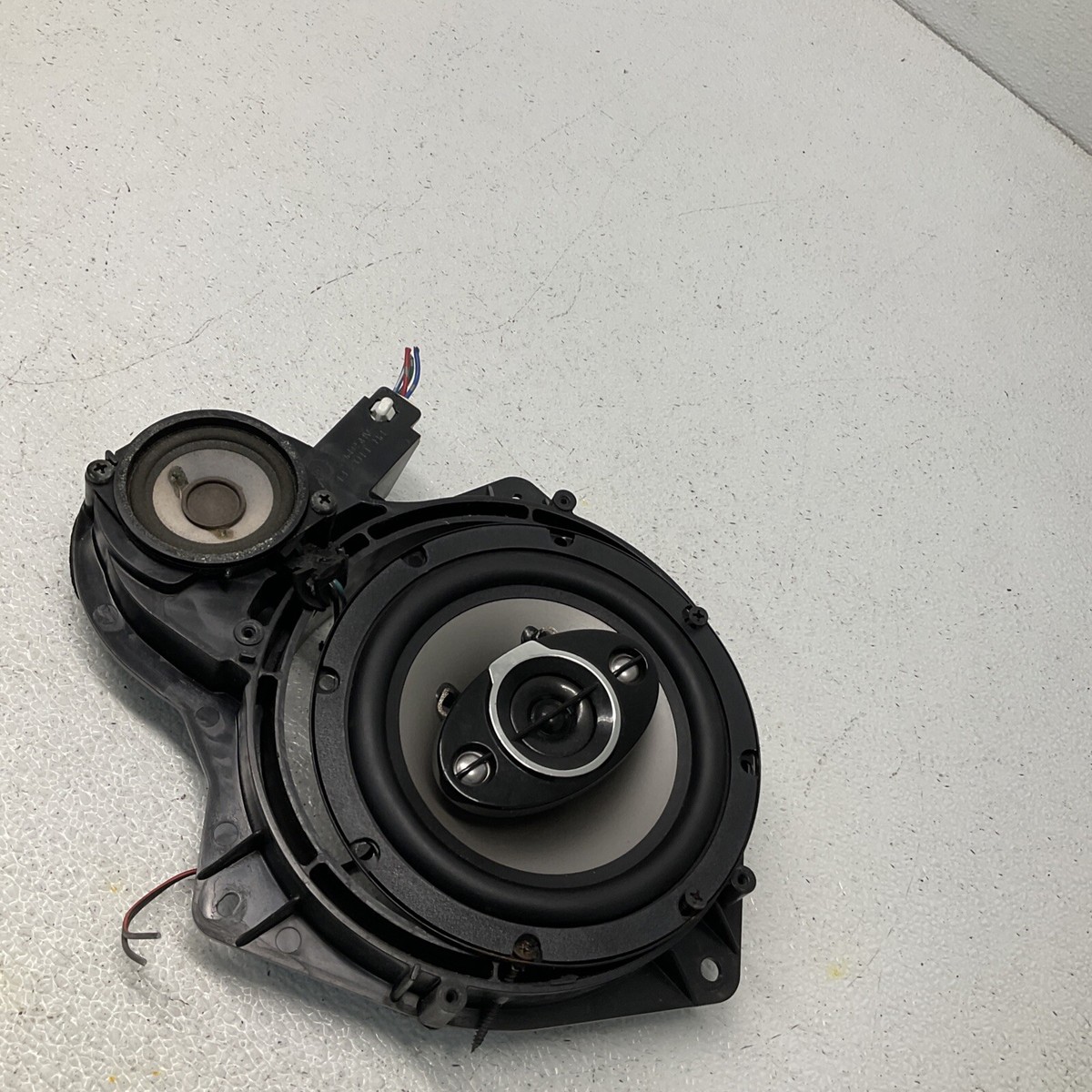 2000-2007 Toyota Sequoia 2000-2006 Toyota Tundra OEM JBL Door